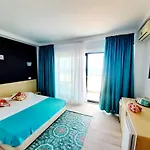 Pensionat Ryanna Pe Plaja Belona 4*