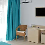 Ryanna Pe Plaja Belona Pensionat 4*