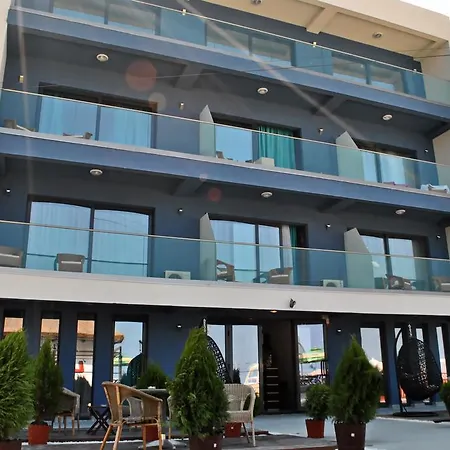 Ryanna Pe Plaja Belona