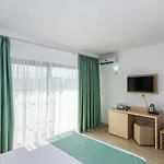 Ryanna Pe Plaja Belona Pensiune 4*