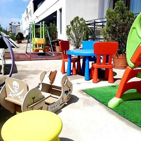 Ryanna Pe Plaja Belona بيت ضيافة 4*