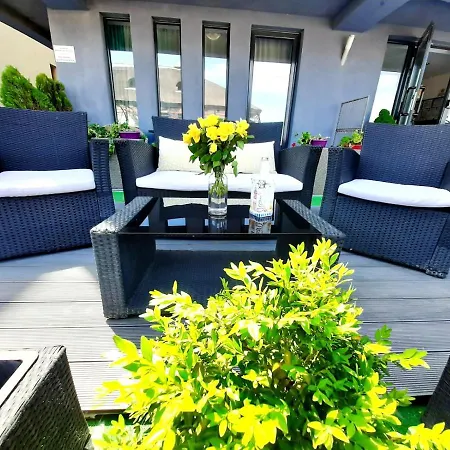 Ryanna Pe Plaja Belona إيفوري نورد