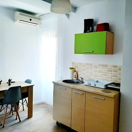 Ryanna Pe Plaja Belona بيت ضيافة