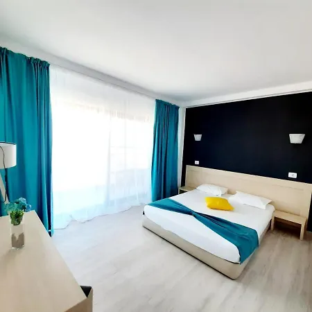 Ryanna Pe Plaja Belona Eforie Nord