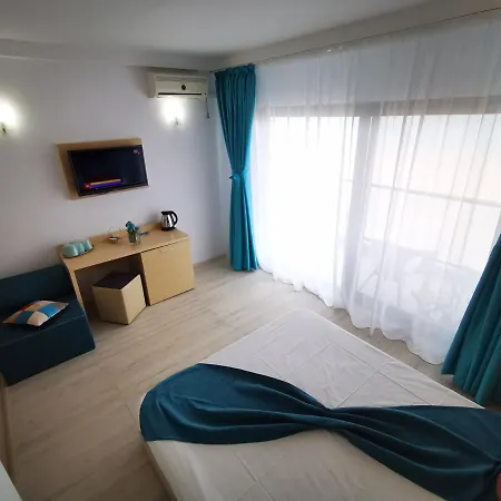 Ryanna Pe Plaja Belona Gasthuis