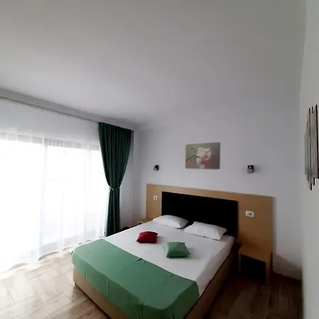 Ryanna Pe Plaja Belona 4*