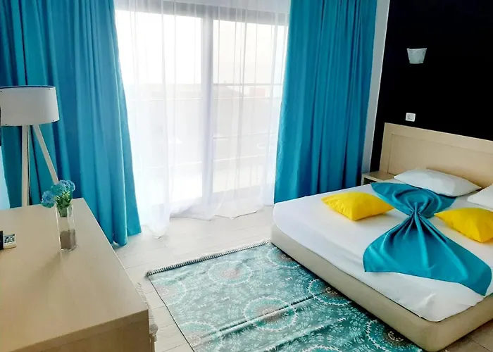 Ryanna Pe Plaja Belona