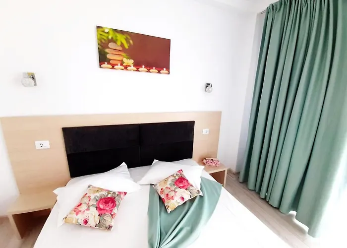 Ryanna Pe Plaja Belona 4*