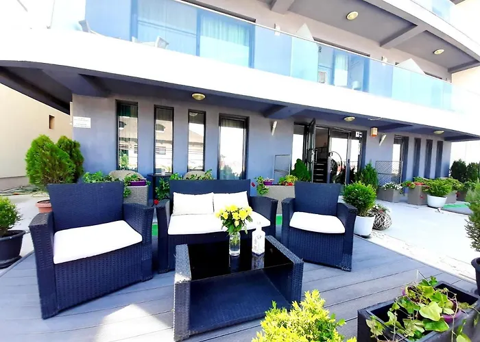 Ryanna Pe Plaja Belona