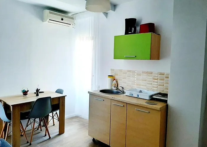 Ryanna Pe Plaja Belona بيت ضيافة