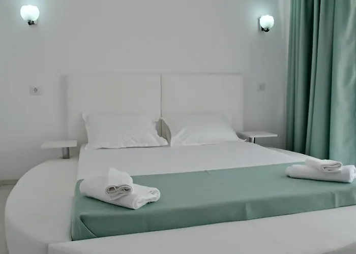 Ryanna Pe Plaja Belona Guest house