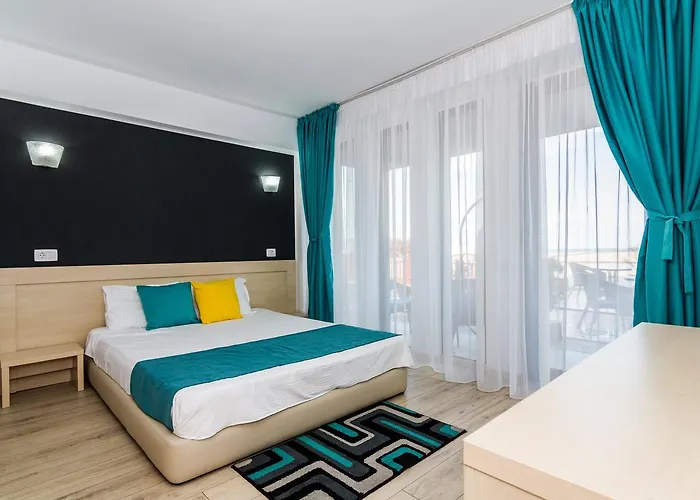 Ryanna Pe Plaja Belona بيت ضيافة 4*