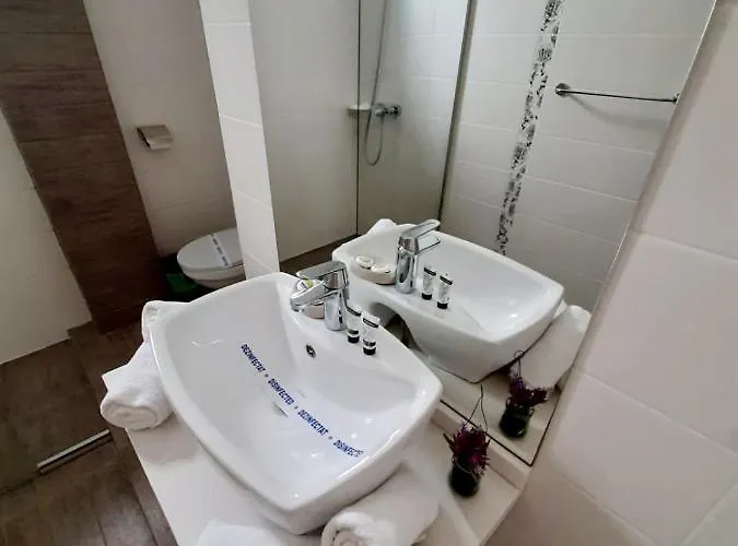 Ryanna Pe Plaja Belona Guest house 4*