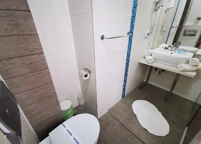 Ryanna Pe Plaja Belona