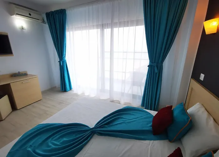 Ryanna Pe Plaja Belona